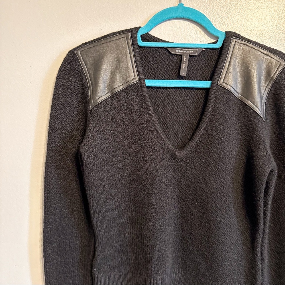 BCBG Max Azria Black Knit Sweater Faux Leather Shoulder Panels Size Small - Picture 2 of 5